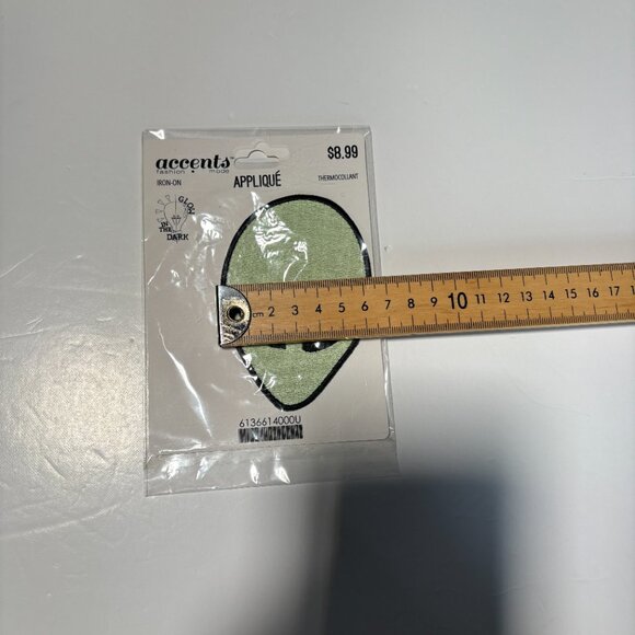 New With Tags Glow In The Dark Alien Iron On Patch 6cm x 9cm - Picture 5 of 6